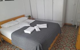 1 Casual Apartments